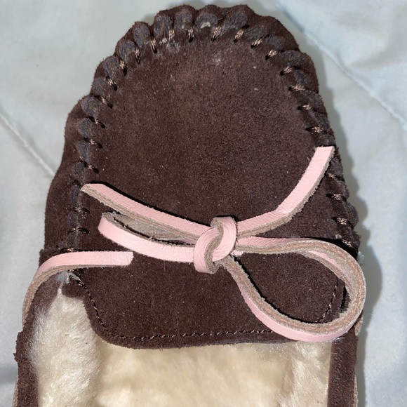 *NEW* Brown and Pink Moccasins - Picture 2 of 9
